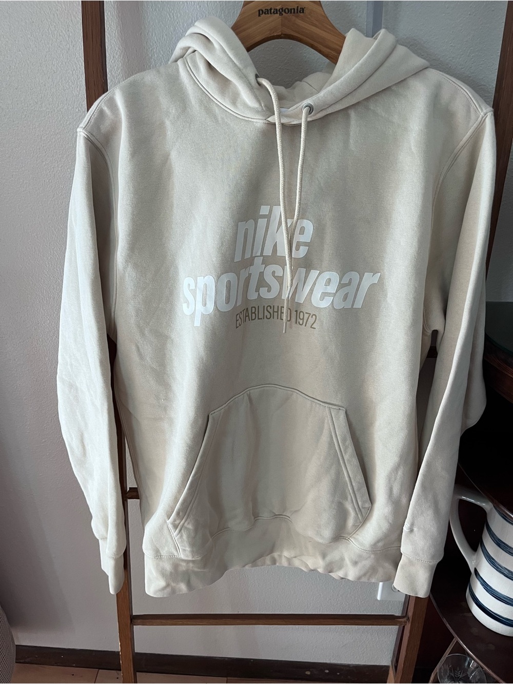 Nike Sportswear Cream Pullover Hoodie with Front Pocket